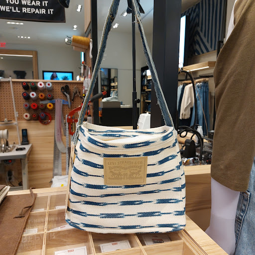 Shopping Mall «Westfield Topanga», reviews and photos, 6600 Topanga Canyon Blvd, Canoga Park, CA 91303, USA