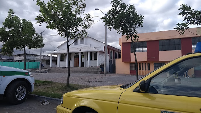 Iglesia Católica San Miguel Arcangel de Tapi - Riobamba
