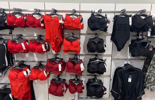 Clothing Store «H&M», reviews and photos, 701 Lynnhaven Pkwy # 1212, Virginia Beach, VA 23452, USA