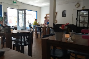 the UPSIDE cafe Weissenbruchstraat