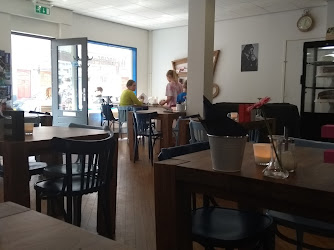 the UPSIDE cafe Weissenbruchstraat