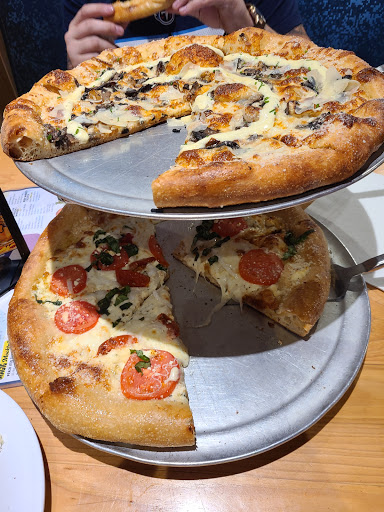 Pizza Restaurant «Mellow Mushroom», reviews and photos, 1035 Chestnut St, Bowling Green, KY 42101, USA