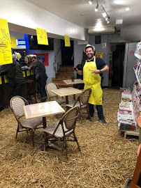 Atmosphère du Restaurant Le café de la mairie - Distributeur blu à Morigny-Champigny - n°6