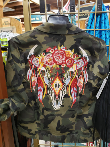 Animal Feed Store «Lochte Feed & General Store», reviews and photos, 509 Longhorn St, Fredericksburg, TX 78624, USA