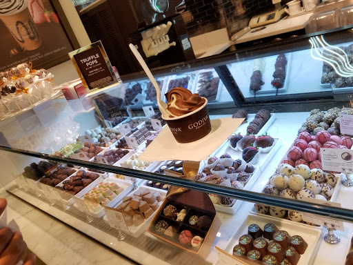 Shopping Mall «Stoneridge Shopping Center», reviews and photos, 1 Stoneridge Mall Rd, Pleasanton, CA 94588, USA