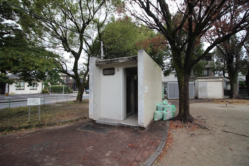 日吉公園公衆トイレ