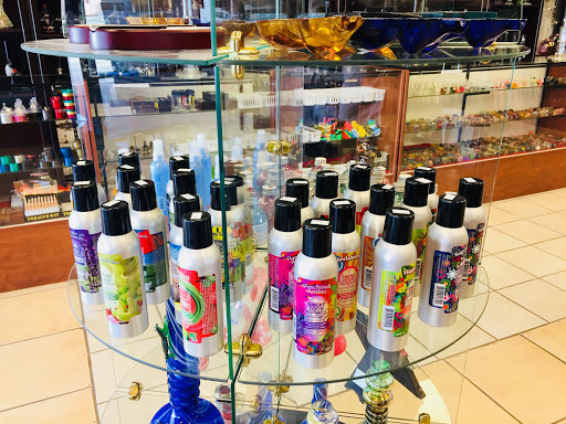 Tobacco Shop «Smoke Tokz Head Shop KC», reviews and photos, 1263 W 103rd St, Kansas City, MO 64114, USA