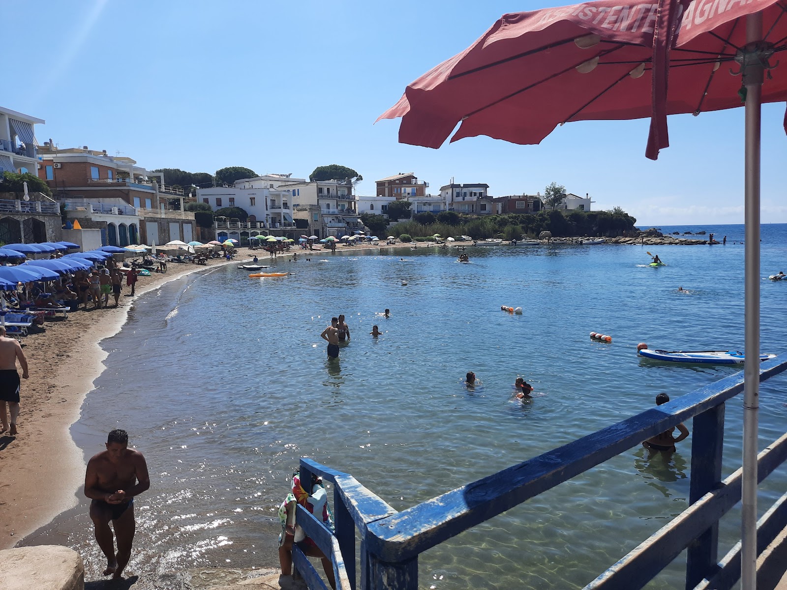 Valokuva Spiaggia Sant'Agostinoista. ja asutus