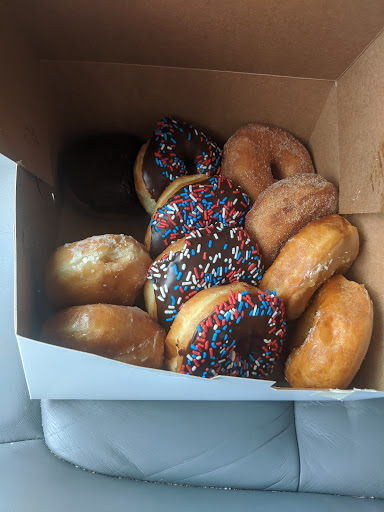 Donut Shop «Carol Lee Donut Shop», reviews and photos, 1414 N Main St, Blacksburg, VA 24060, USA