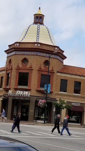 Jewelry Store «Helzberg Diamonds», reviews and photos, 400 Nichols Rd, Kansas City, MO 64112, USA