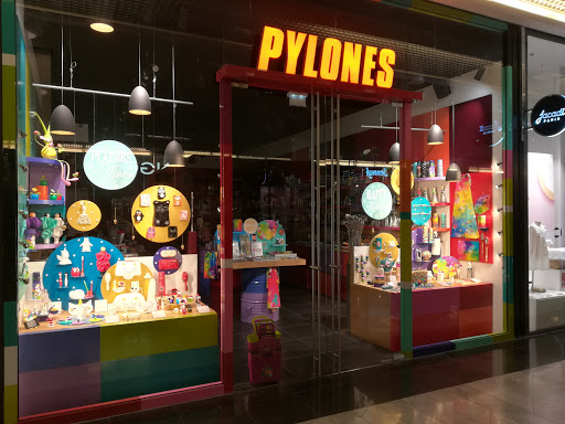 Pylones