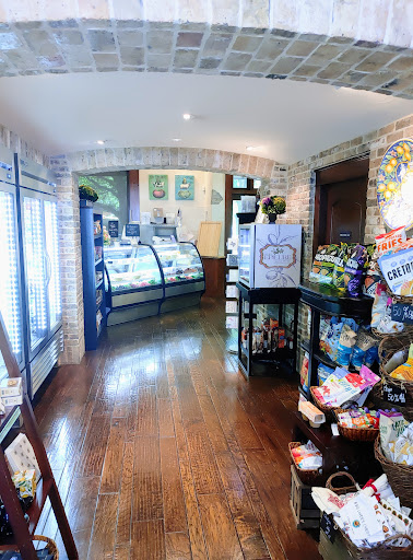 Gourmet Grocery Store «Boerne Epicure Gourmet Market», reviews and photos, 210 S Main St, Boerne, TX 78006, USA