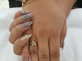 Tip Top One Nails