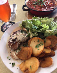 Sauce aux champignons du Restaurant français Chez Gladines à Paris - n°5