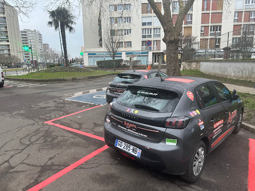 Auto Moto Ecole Agora à Villeneuve-la-Garenne, Hauts-de-Seine