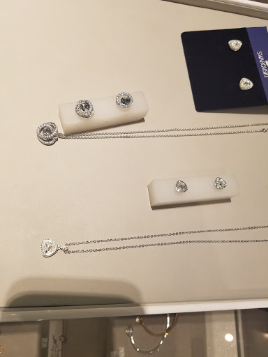 Jewelry Store «Swarovski at The Somerset Collection», reviews and photos, 2800 W Big Beaver Rd, Troy, MI 48084, USA