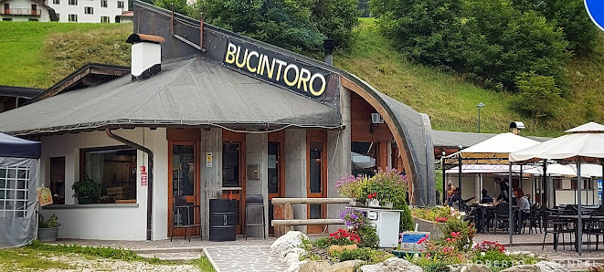 Bucintoro Auronzo : Food and Wine Cocktail Bar Via Zardus, 32041 Auronzo di Cadore BL, Italia