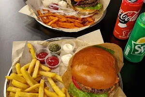 Burgers Bar בורגרס בר | המבורגר כשר שדרות image
