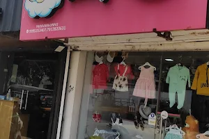 BABY MOON baby shop image