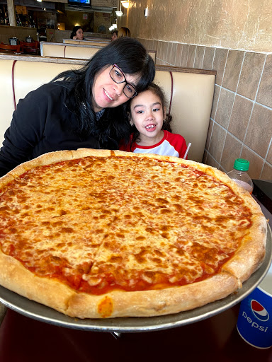 Shopping Mall «Sunrise Plaza Shopping Center», reviews and photos, 656 Wellwood Ave, Lindenhurst, NY 11757, USA