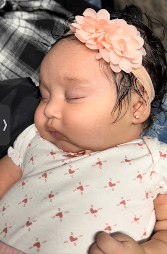 Explore honey pot tattoo ideas, creative tattoo ideas in East Elmhurst, available at Monick perforaciones