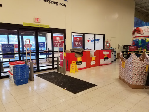 Pet Supply Store «PetSmart», reviews and photos, 1010 E Lancaster Ave, Downingtown, PA 19335, USA