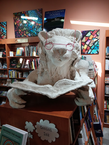 Book Store «The Twig Book Shop», reviews and photos, 306 Pearl Pkwy #106, San Antonio, TX 78215, USA