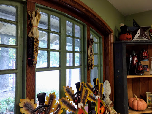 Garden Center «Chestnut Hill Flower & Garden», reviews and photos, 7639 Germantown Ave, Philadelphia, PA 19118, USA