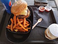Plats et boissons du Restaurant de hamburgers Black and white Burger à Aurillac - n°13