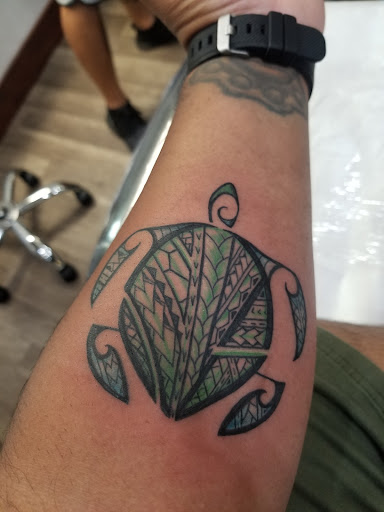 Explore bottom sleeve tattoo ideas, creative tattoo ideas in Kailua Kona, available at Lady Luck Tattoo & Body Piercing