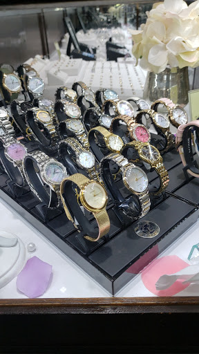 Jewelry Store «The Jewelry Exchange», reviews and photos, 36175 Plymouth Rd, Livonia, MI 48150, USA