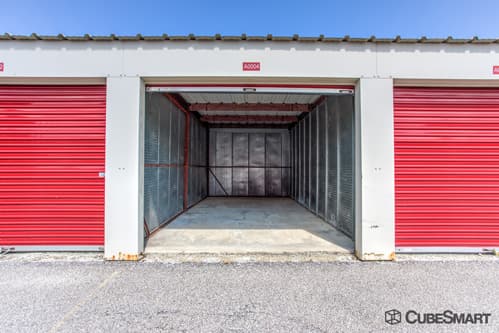 Self-Storage Facility «CubeSmart Self Storage», reviews and photos, 6801 Engle Rd, Middleburg Heights, OH 44130, USA