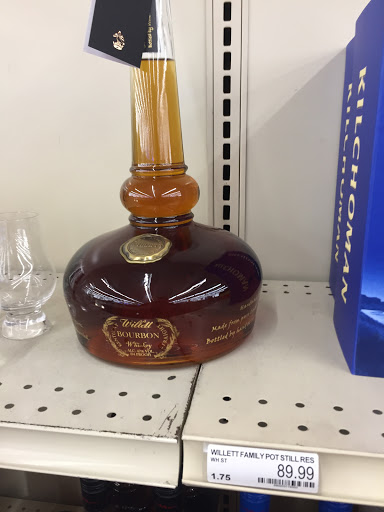 Beer Store «Family Beer & Liquor Store», reviews and photos, 20200 US Rte 20 Frontage Rd, East Dubuque, IL 61025, USA