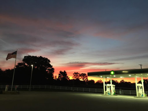 Convenience Store «Dunes View Kwik Shop», reviews and photos, 6397 Blue Star Hwy, Saugatuck, MI 49453, USA