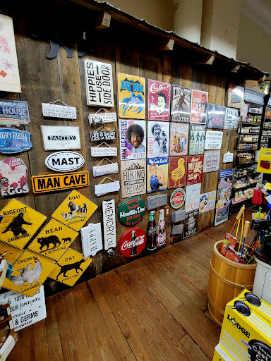 General Store «Mast General Store Hendersonville», reviews and photos, 527 N Main St, Hendersonville, NC 28792, USA