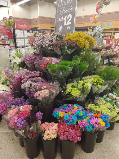 Grocery Store «Jewel-Osco», reviews and photos, 234 E Veterans Pkwy, Yorkville, IL 60560, USA