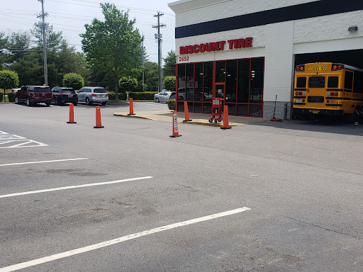 Tire Shop «Discount Tire Store - Murfreesboro, TN», reviews and photos, 2652 S Church St, Murfreesboro, TN 37127, USA