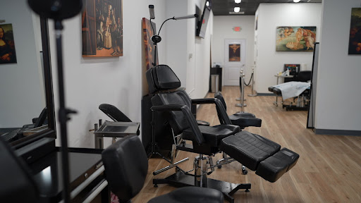 Explore finger tattoos ideas, creative tattoo ideas in Gaithersburg, available at Wilbert Tattoo