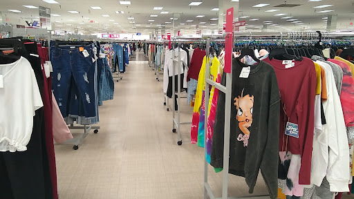 Clothing Store «Burlington Coat Factory», reviews and photos, 1055 S Main St, Manteca, CA 95337, USA