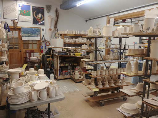Pottery Store «Mississippi Mud Pottery», reviews and photos, 310 E Broadway, Alton, IL 62002, USA