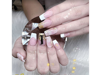 Luxi Nails & Spa
