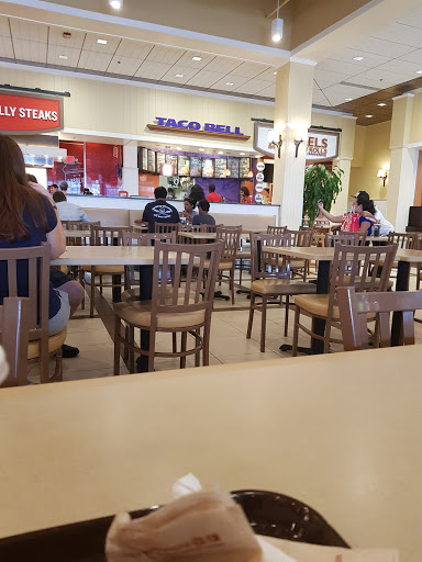 Outlet Mall «Tanger Outlet Riverhead», reviews and photos, 200 Tanger Mall Dr, Riverhead, NY 11901, USA