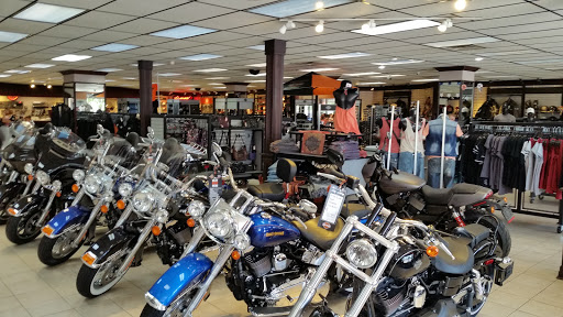 Harley-Davidson Dealer «A.D. Farrow Co. Harley-Davidson (Downtown)», reviews and photos, 491 W Broad St, Columbus, OH 43215, USA