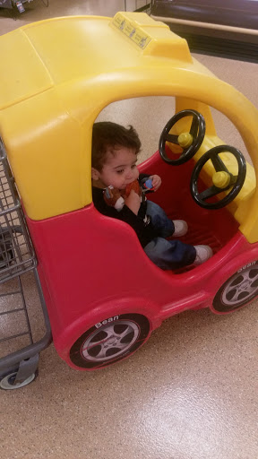 Supermarket «Super Stop & Shop», reviews and photos, 415 Cooley St, Springfield, MA 01119, USA