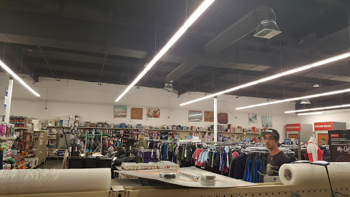 Surplus Store «Big Box Outlet Store - Marysville», reviews and photos, 1338 State Ave, Marysville, WA 98270, USA