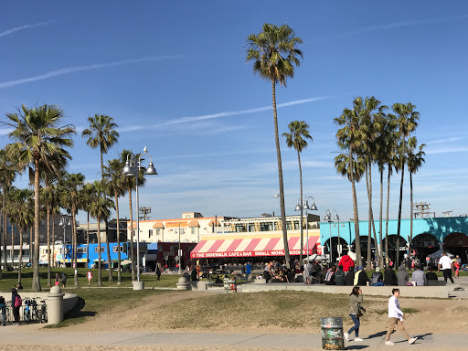 Book Store «Small World Books», reviews and photos, 1407 Ocean Front Walk, Venice, CA 90291, USA