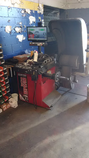 Tire Shop «Oneonta Tire Center», reviews and photos, 302 2nd Ave E, Oneonta, AL 35121, USA