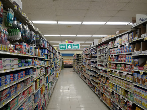 Grocery Store «Safeway Foods», reviews and photos, 5602 N Illinois St, Indianapolis, IN 46208, USA