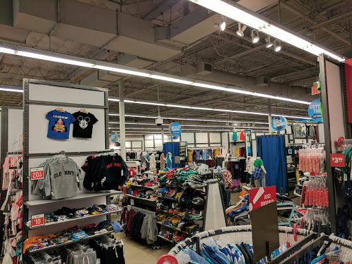 Clothing Store «Old Navy», reviews and photos, 1459 New Britain Ave, West Hartford, CT 06110, USA
