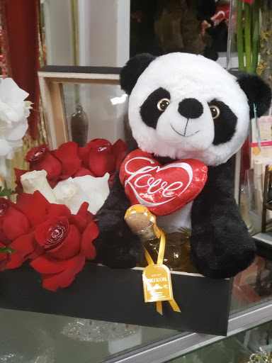 Florist «State Street Flowers & More», reviews and photos, 8401 State St, South Gate, CA 90280, USA